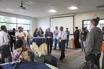 President Todd Pfannestiel and Provost Stephanie Nesbitt welcome incoming International students to 利记sbo.